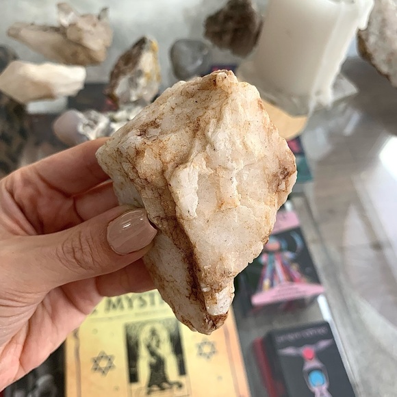 Medium Raw White Quartz Crystal Home Decor - Manifestation Spirituality Tool - Picture 5 of 5